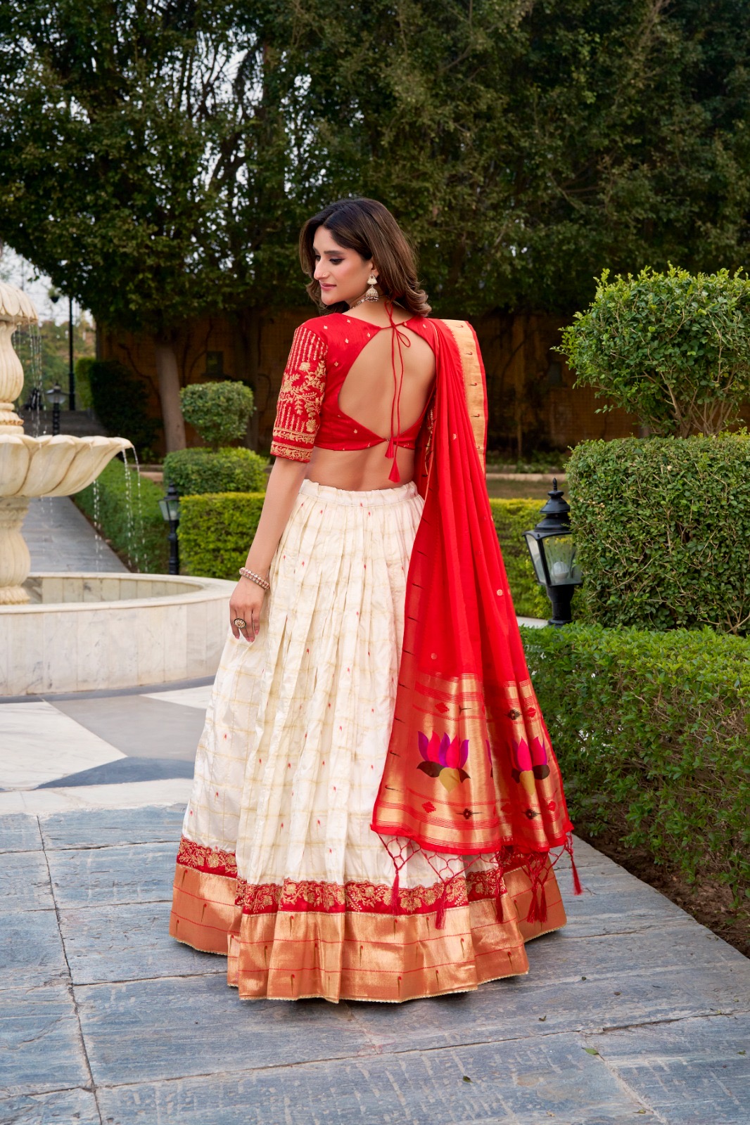 Lahenga Choli Set Silk Paithani - Image 3