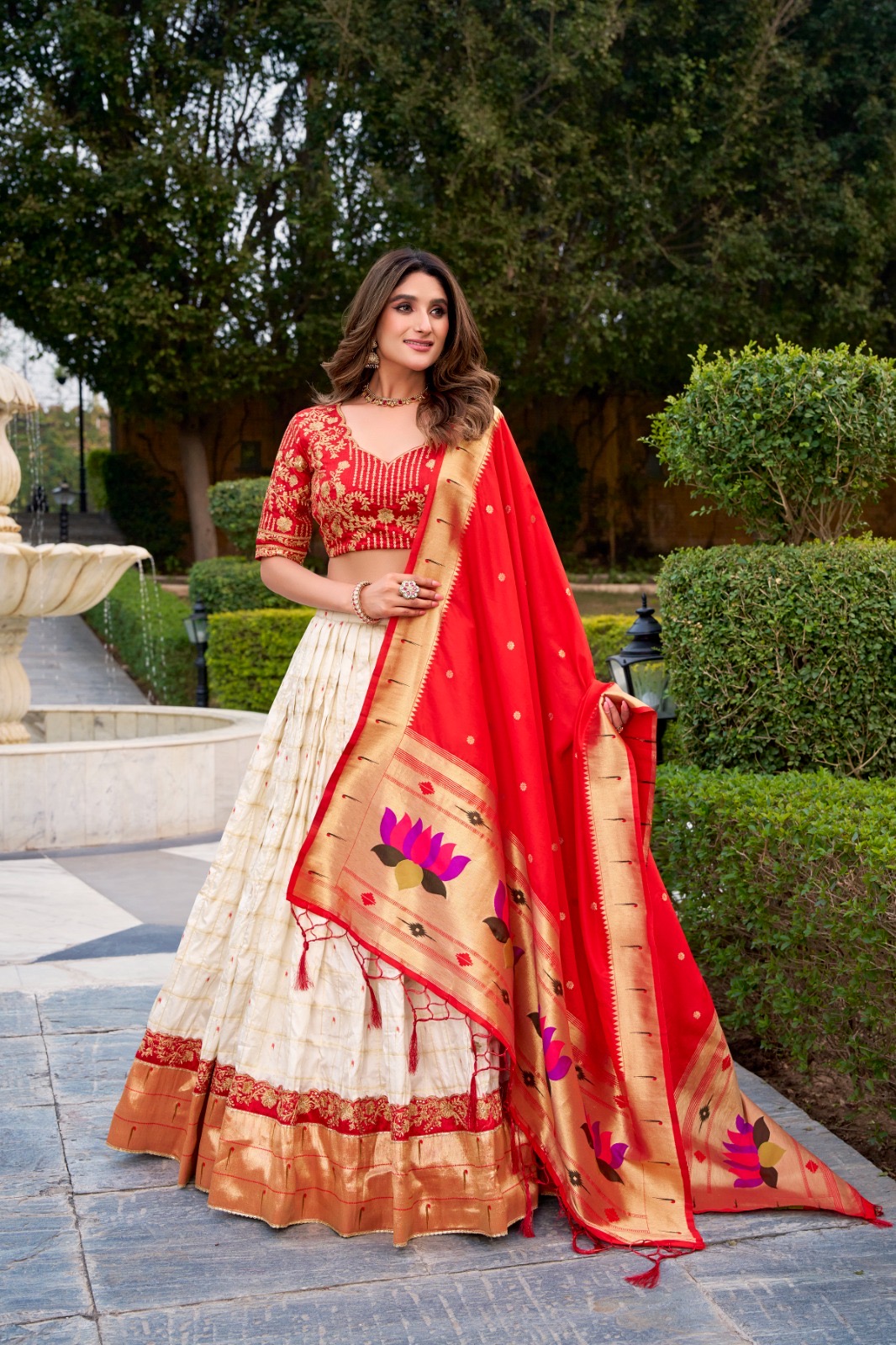 Lahenga Choli Set Silk Paithani